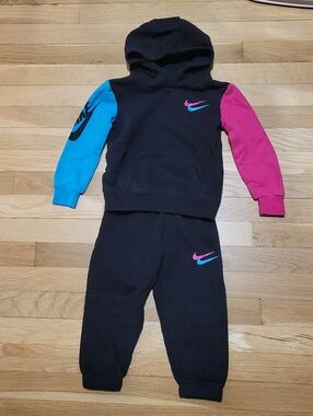 2T Nike Black Hoodie & Sweatpants Set with Blue and Pink Accents